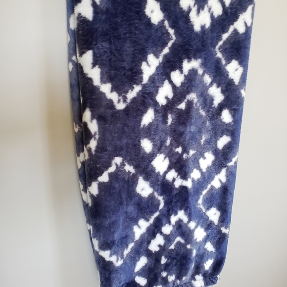 Bedding Homegoods 8x52 Fleece Throw Blanket Navy Poshmark